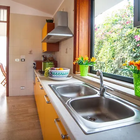 Scopello Sleeps 10 Pool Air Con Wifi Villa