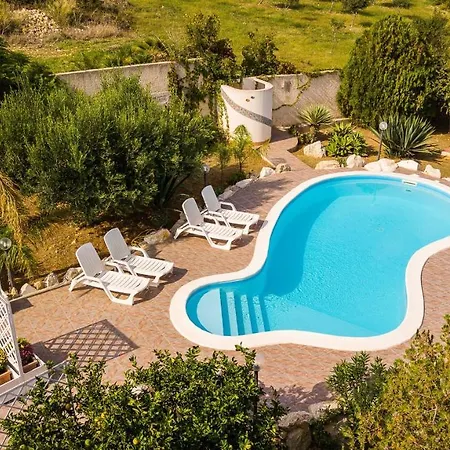Scopello Sleeps 10 Pool Air Con Wifi *