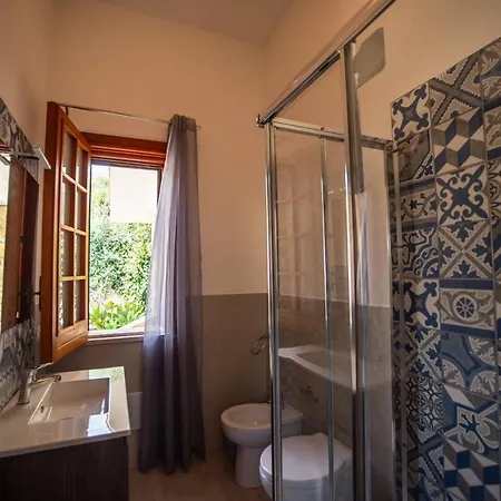 Scopello Sleeps 10 Pool Air Con Wifi