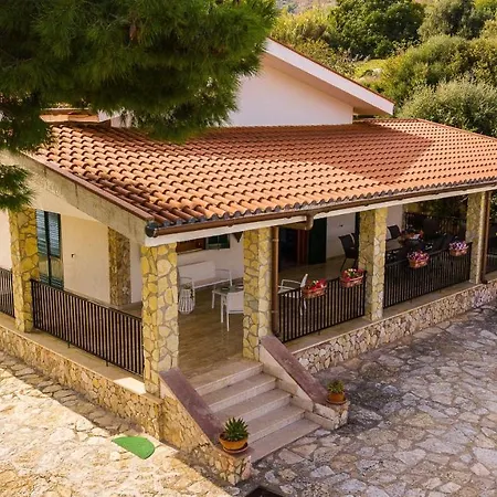 Scopello Sleeps 10 Pool Air Con Wifi Villa